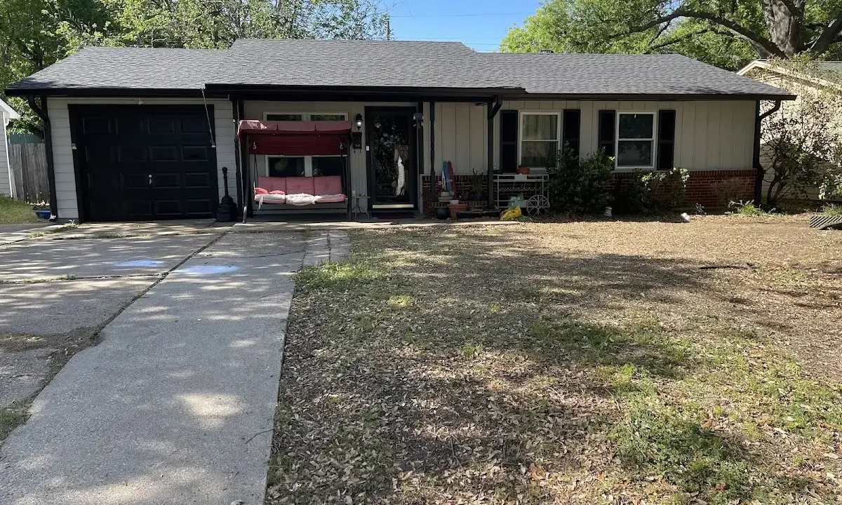 Roof Replacement crew at work on a residential roof in Thibodaux
